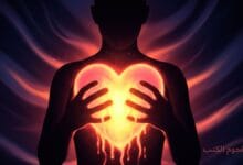 لماذا نعانق من نحب بقوة؟ تفسير نفسي للعناق والتعلق